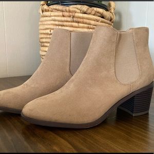 Suede Ankle Boots - Size 9 - Just Fab
